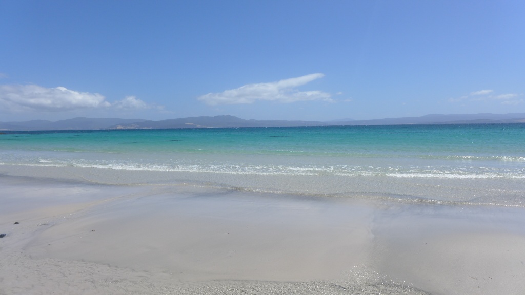 Ein Traumstrand nach dem anderen und keiner badet, warum nur??? :-) image